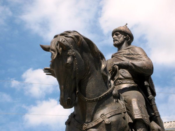 Памятник Михаилу Тверскому.jpg